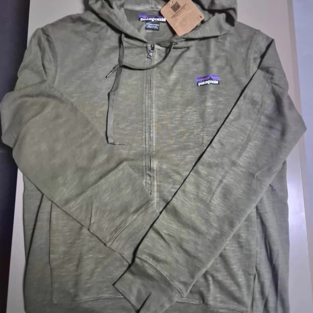 파타고니아 정품 후드집업m 새상품