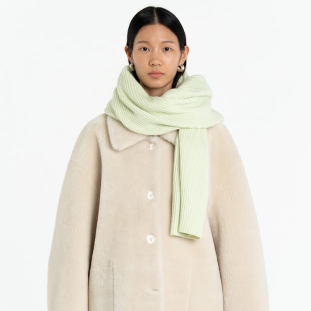 아모멘토 리버시블 시어링 코트