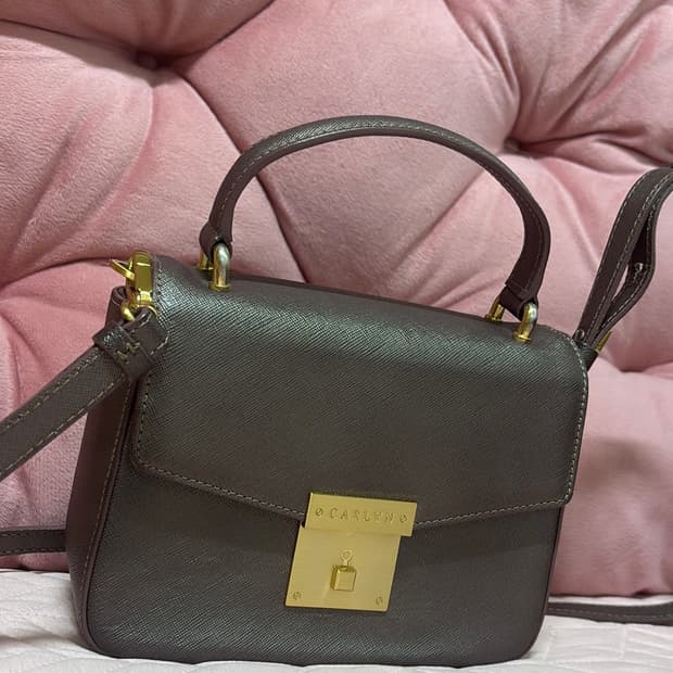 칼린 브라운 크로스백