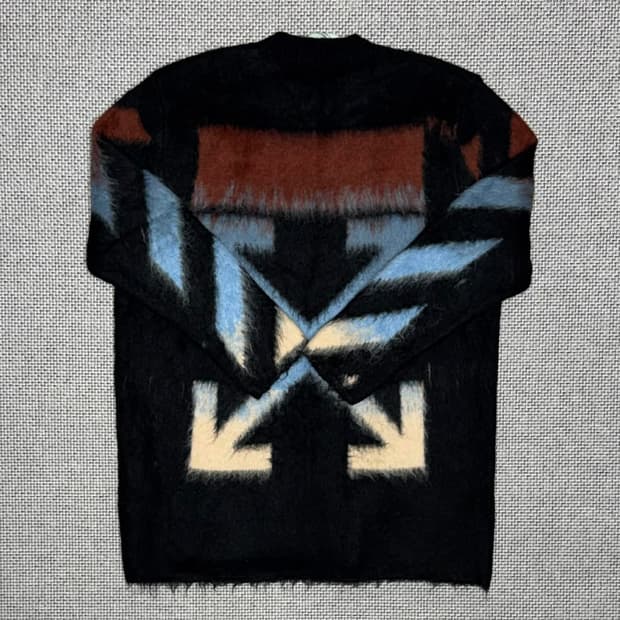 오프화이트 모헤어 니트