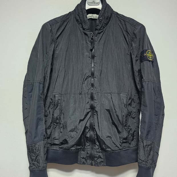 스톤아일랜드 나일론 메탈 립스탁 자켓