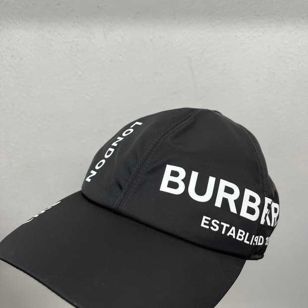 버버리 신형 나일론 볼캡 