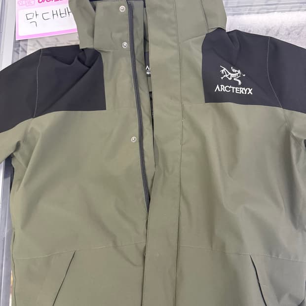 아크테릭스 바람막이 자켓 올리브 블랙