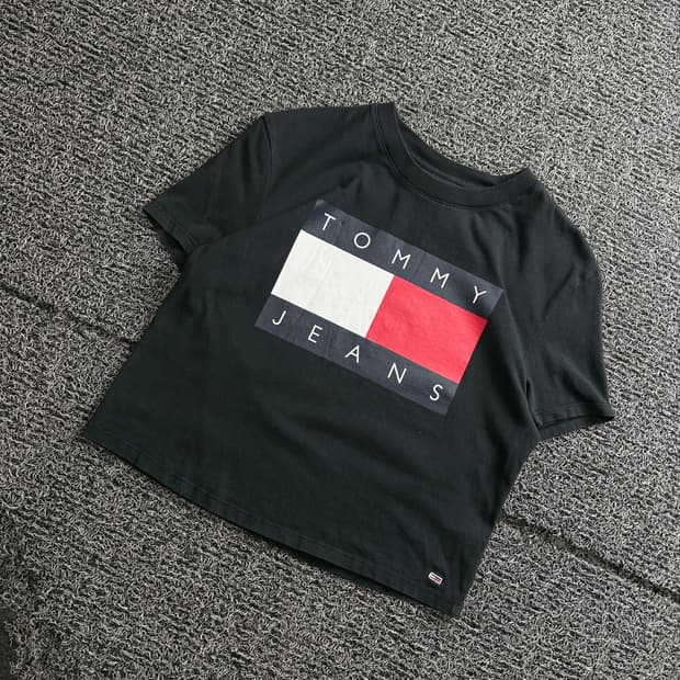 타미힐피거 우먼스 플래그 빅로고 크롭 반팔티 4460