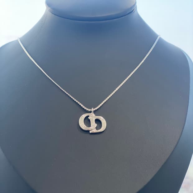 디올 CD 예리 목걸이