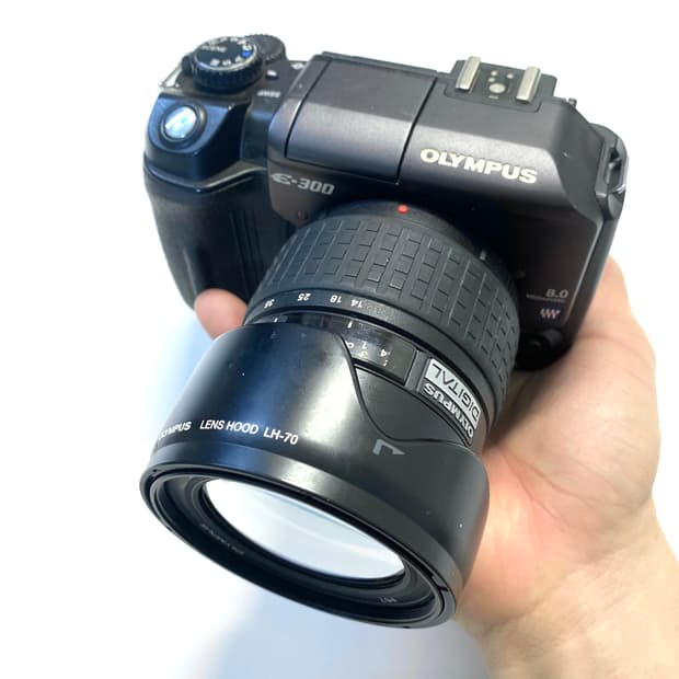 올림푸스 E-300 디지털 카메라
