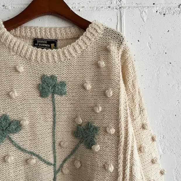 빈티지 클로버 폼폼이 니트