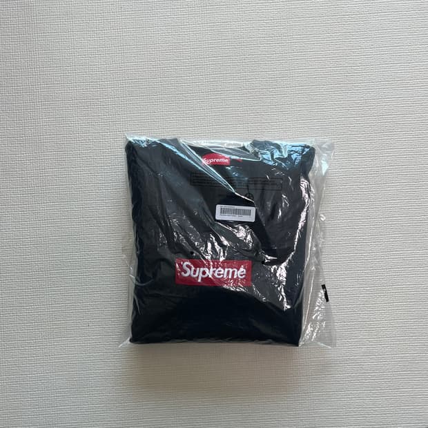 슈프림 22FW 박스 로고 크루넥 맨투맨 블랙