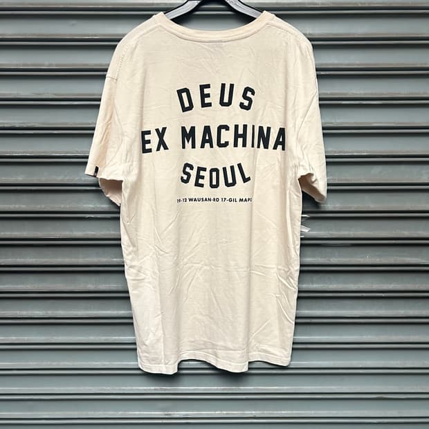 Deus ex machina 화이트 반팔티