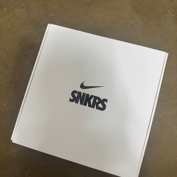 나이키 스니커즈 500피스 한정판 시계