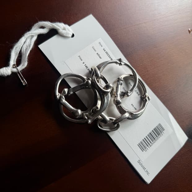 솔로이스트 본 팔찌