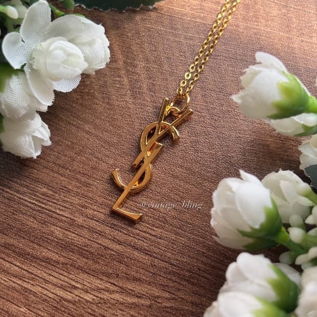 생로랑 심플 로고 골드 목걸이