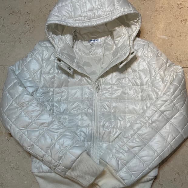 아디다스 화이트 경량 패딩