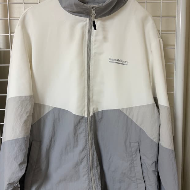 스파오 바람막이