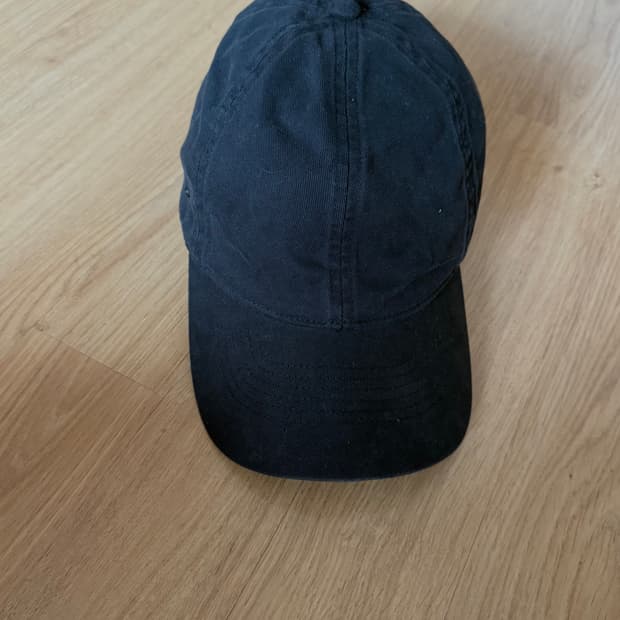 COS 코스 블랙 캡모자