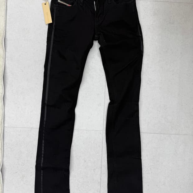 디젤  플레어 부츠컷 블랙진