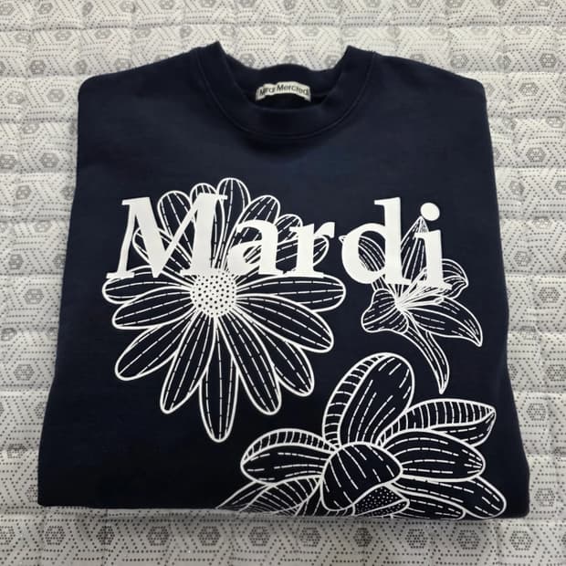 마르디 메크르디 네이비 맨투맨 FREE