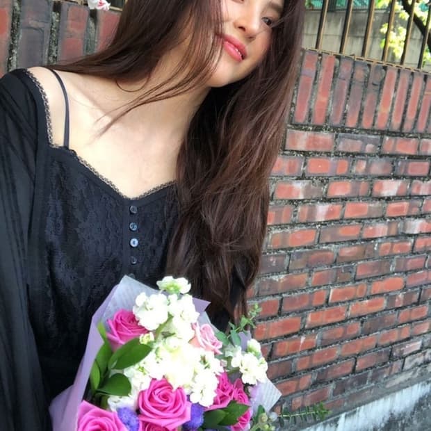 르에브 레이스 스퀘어 블라우스