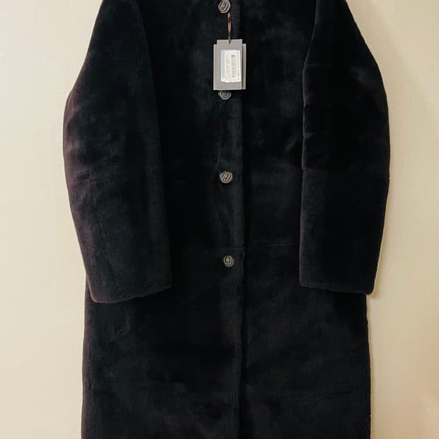 택달린새상품) 데코 천연양모 쉬어드 리버시블 롱 무스탕. 정가 530만원