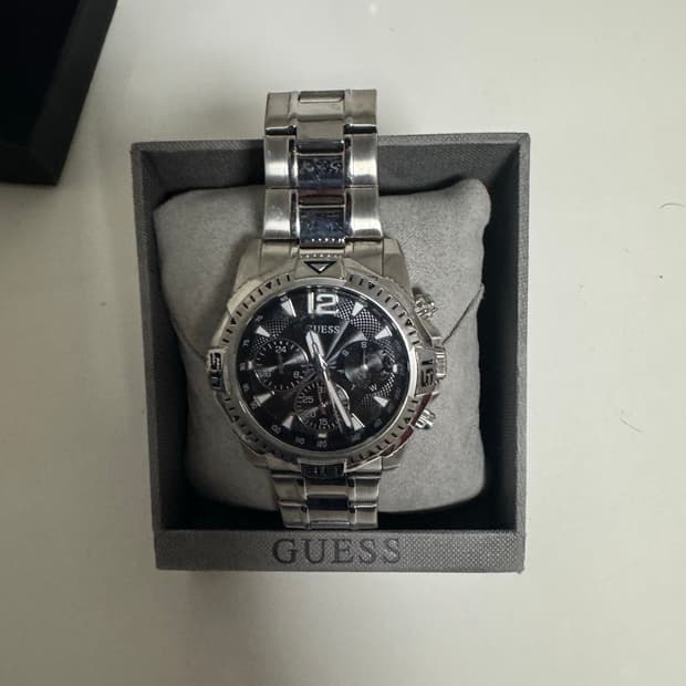 게스 메탈 시계