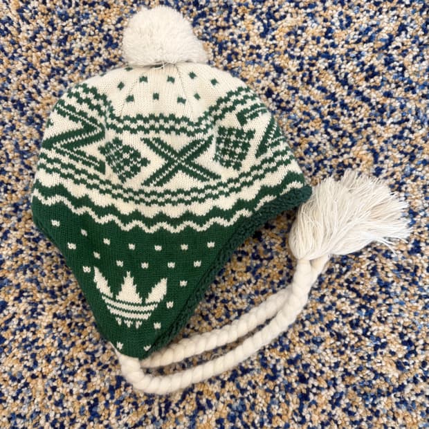 아디다스 폼폼 이어플랩 비니