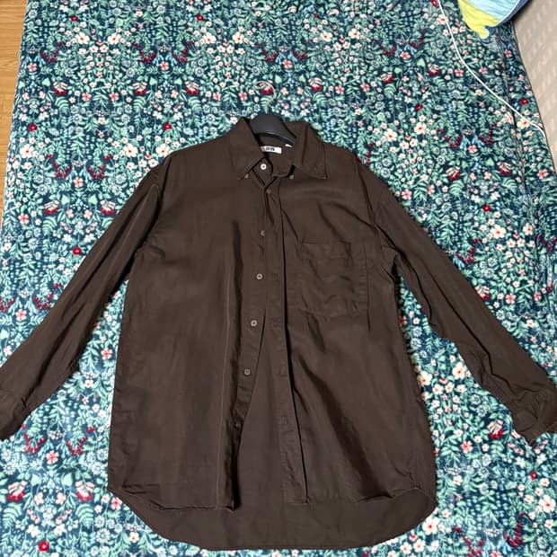 유니클로 U - 브라운 셔츠