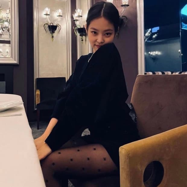 제니 샤넬 cc로고 스타킹(M)