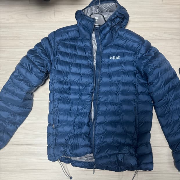 랩 시러스 알파인 인슐레이티드 자켓 템페스트 블루