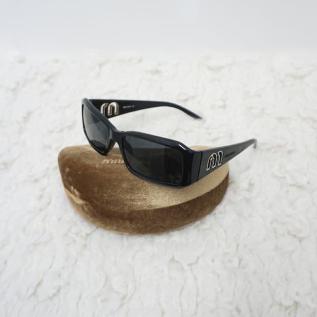 MIU MIU logo temple sunglasses