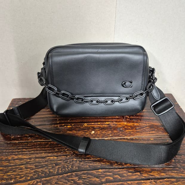 Coach 코치 차터 플랩 크로스바디 24