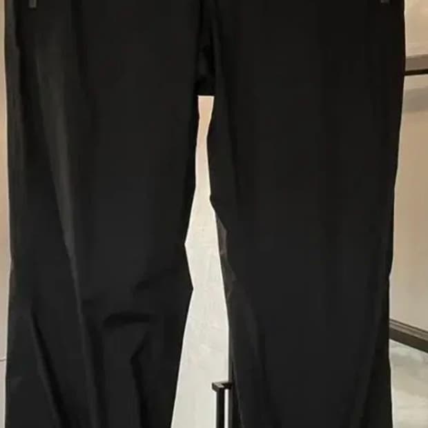 [새상품] 프라다 스트랩 조거팬츠(리네아로사 라인 한정) 46사이즈