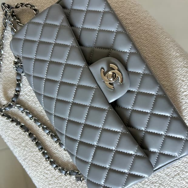 샤넬 클래식 미디움 그레이
