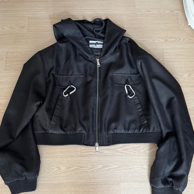 argue culture 크롭 후드 자켓