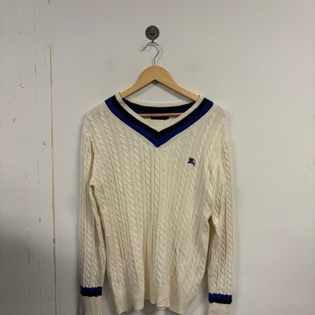 M)버버리 블랙라벨 케이블브이넥 니트 T422