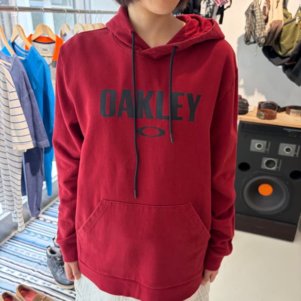 Oakley 버건디 로고 후드티