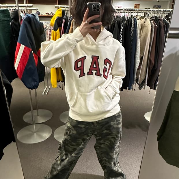 M)GAP 빈티지 빅로고 아이보리 플리스 후디