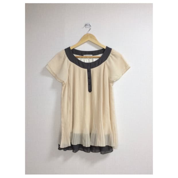 빈티지 베이지 배색 플리츠 반팔 블라우스