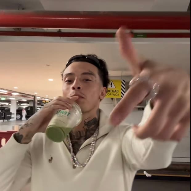 폴로 신형 QR 아이보리 반집업 