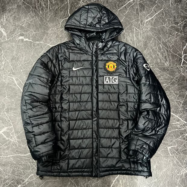 나이키 스우시 AIG 맨체스터 유나이티드 점퍼 자켓 블랙