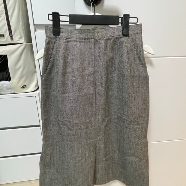 끌로에 미디 스커트