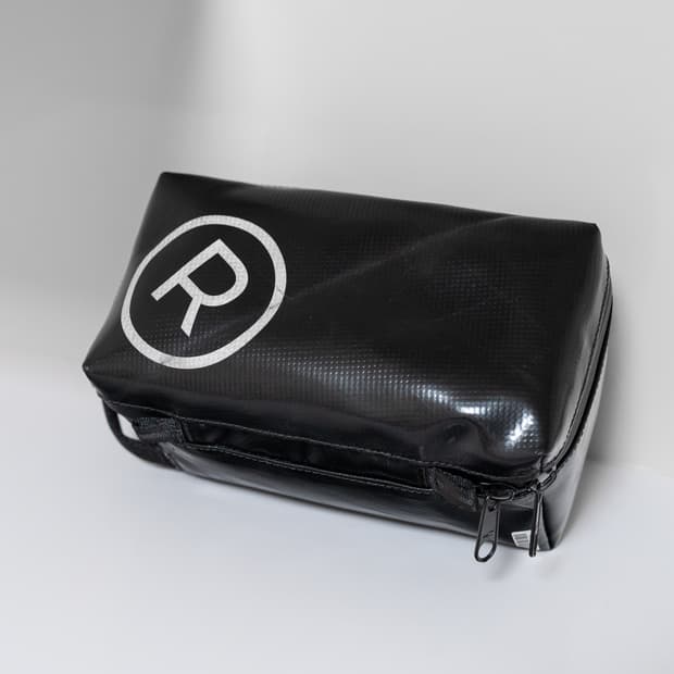 프라이탁 F36 웨인 파우치 올블랙 초희귀 로고