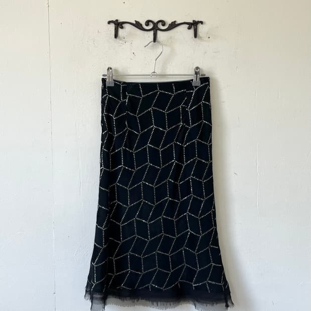 INED 블랙 패턴 롱 스커트
