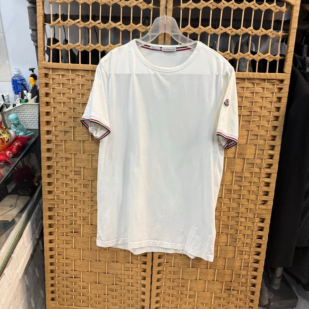 100 정품 몽클레어 반팔 팝니다
