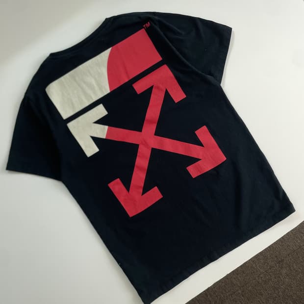 Off White  오프화이트 디아그 스플릿 애로우 블랙 티셔츠
