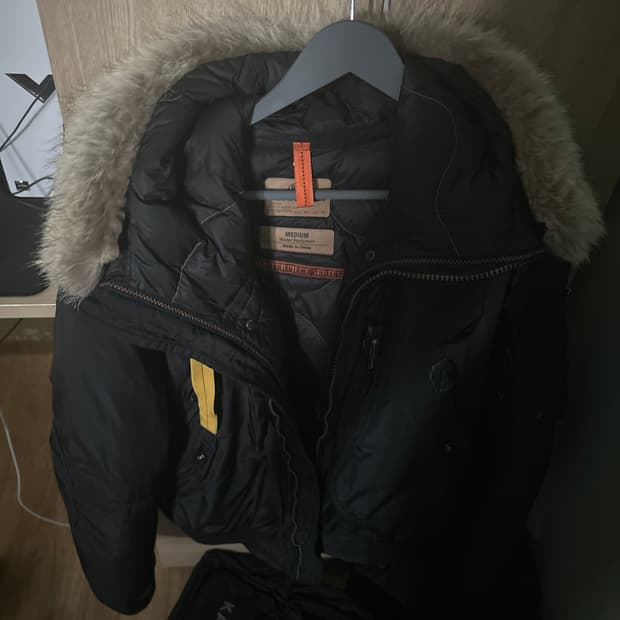 파라점퍼스 패딩 판매합니다