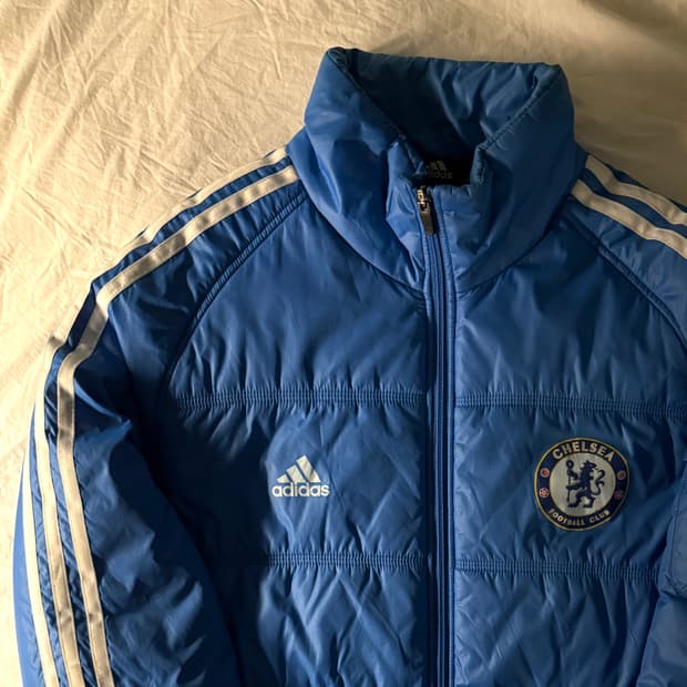 아디다스 첼시 경량 패딩