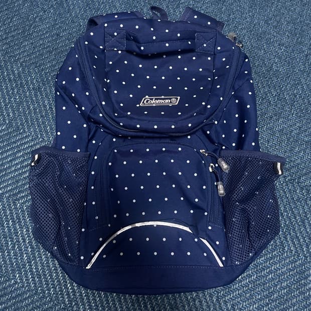 Coleman 콜맨 네이비 도트 백팩