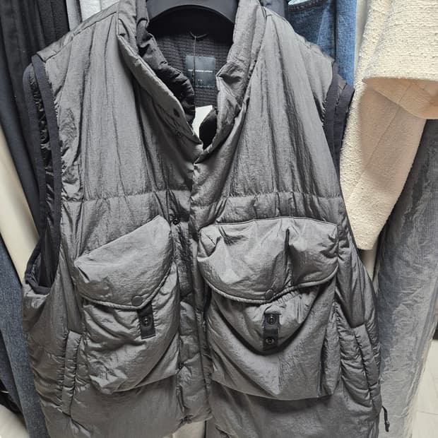모이프 24FW 오버밀 베스트 차콜판매해요