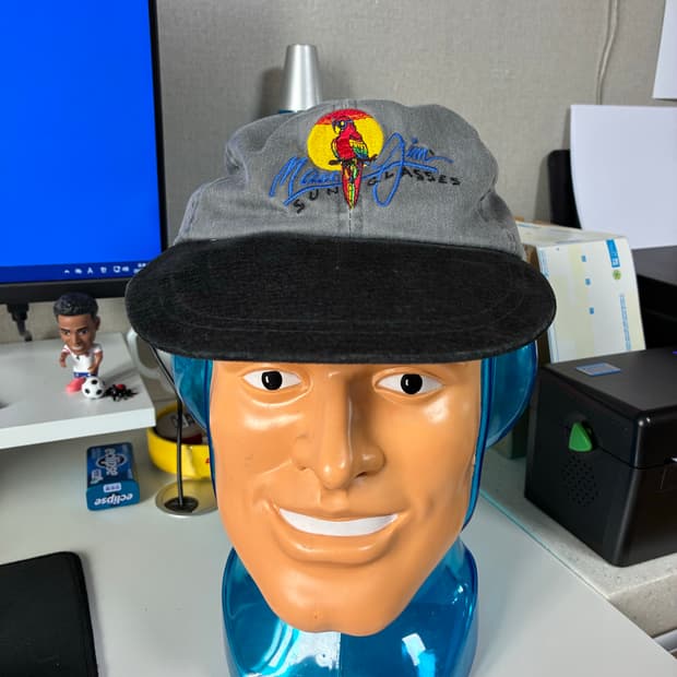 Vintage Hat (parrot)