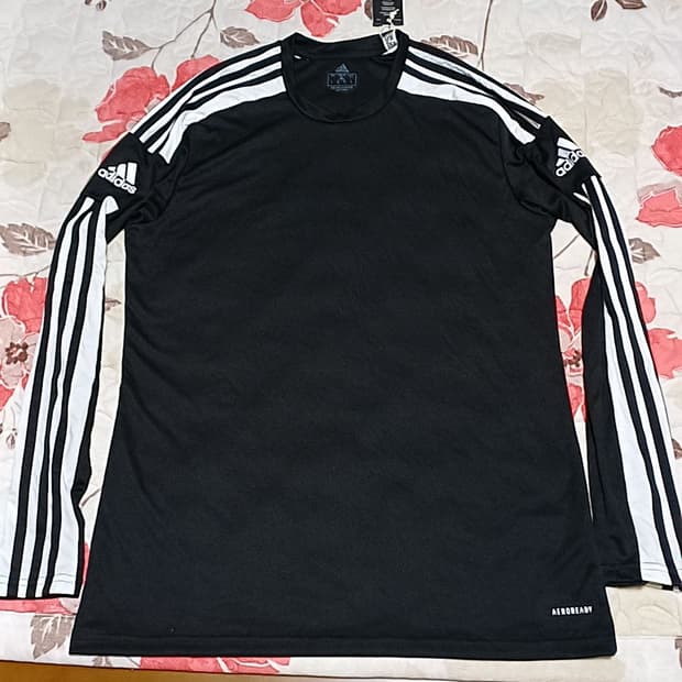 아디다스 미사용 기능성티 실측100 가슴53 기장73